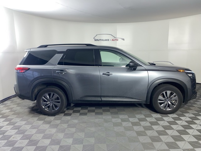 2025 Nissan Pathfinder SV photo 3