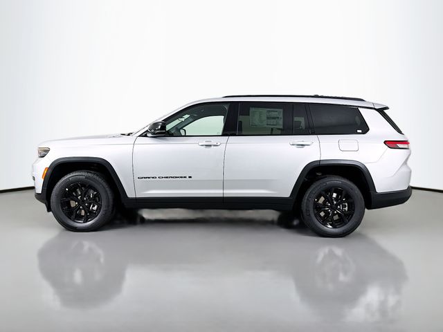 2025 Jeep Grand Cherokee Laredo Altitude photo 4