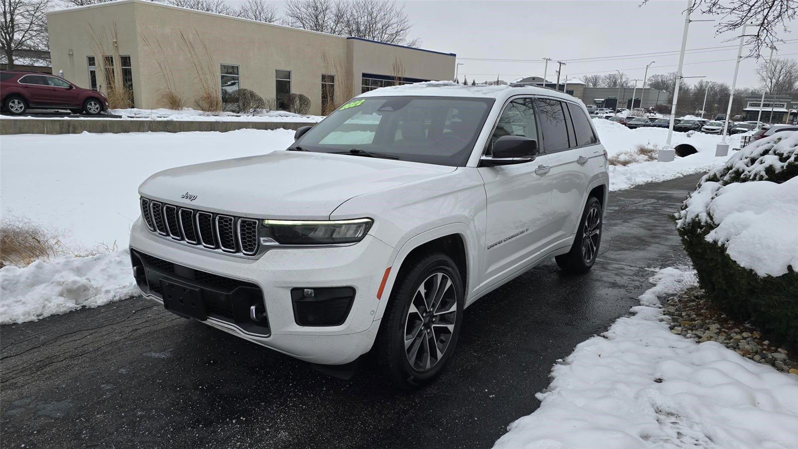 2022 Jeep Grand Cherokee Overland photo 3