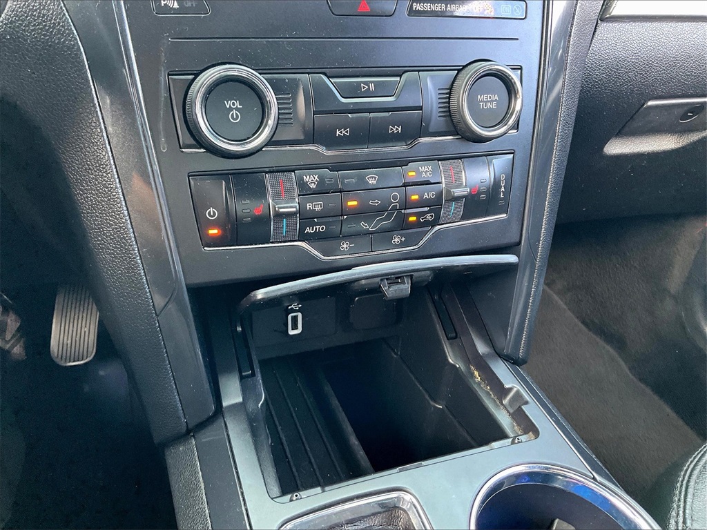 2018 Ford Explorer XLT photo 25