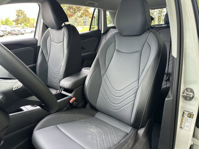 2025 Volkswagen Tiguan SE photo 3