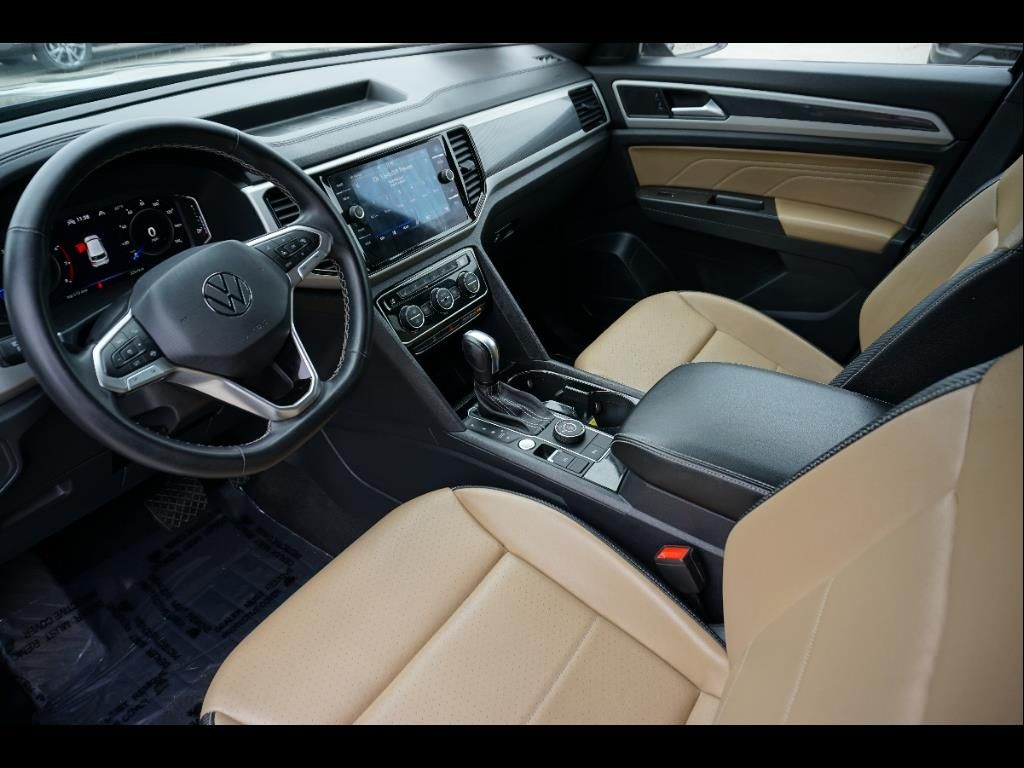2022 Volkswagen Atlas Cross Sport SE Technology photo 7