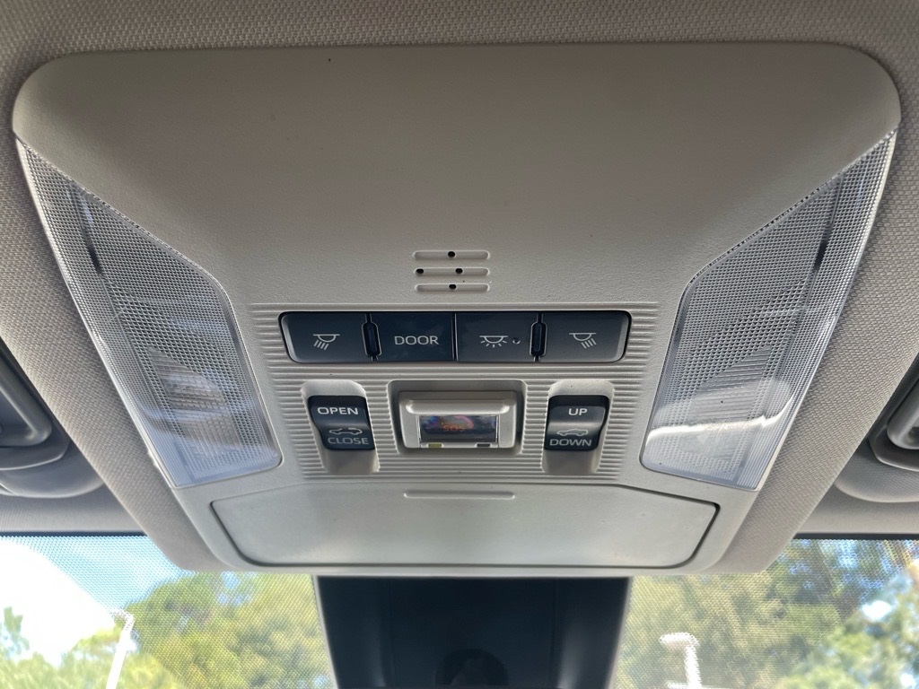 2023 Toyota RAV4 XLE photo 19