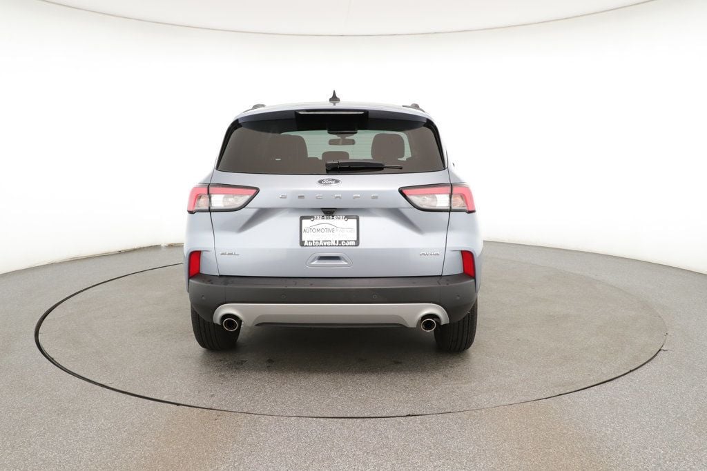 2022 Ford Escape SEL photo 4