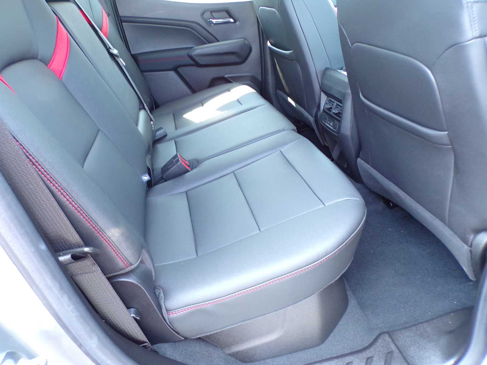2023 Chevrolet Colorado Z71 photo 18