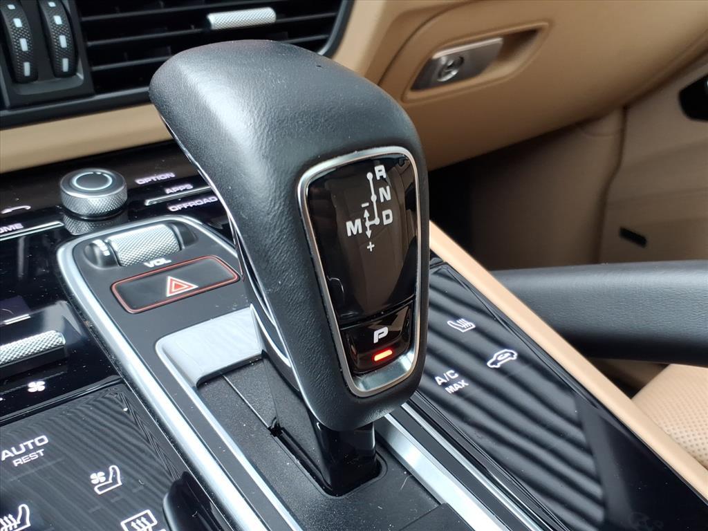 2023 Porsche Cayenne Coupe Platinum Edition photo 13