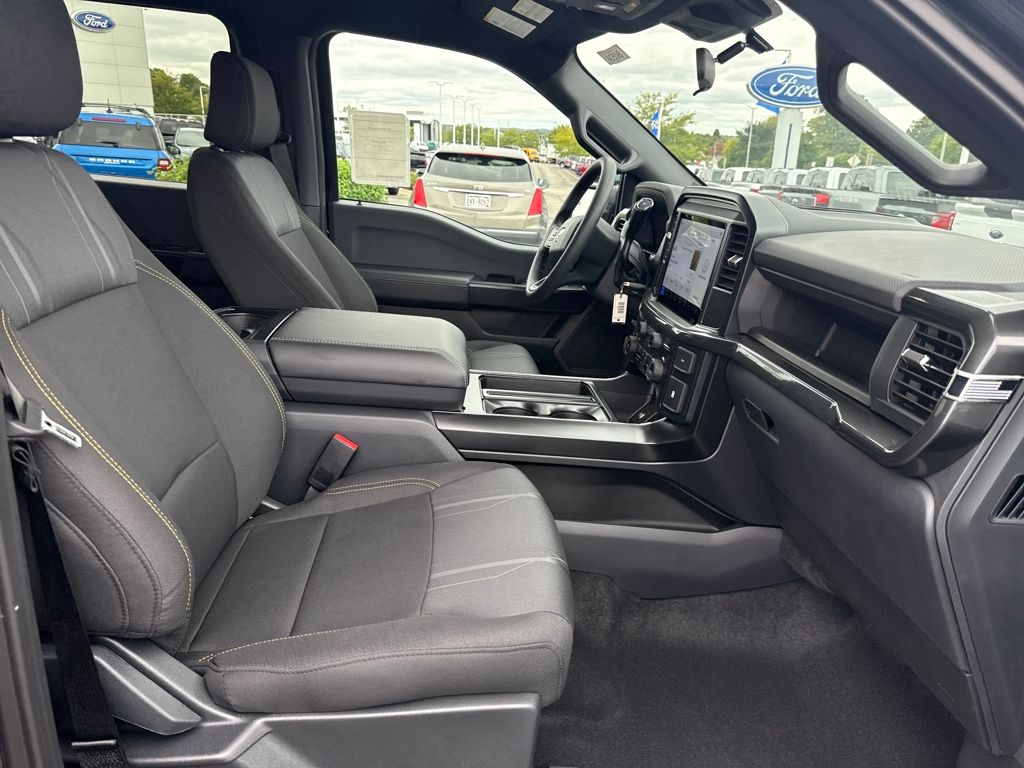 2025 Ford F-150 STX photo 10