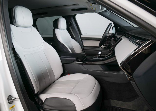 2024 Land Rover Range Rover Sport P400 Dynamic SE photo 3