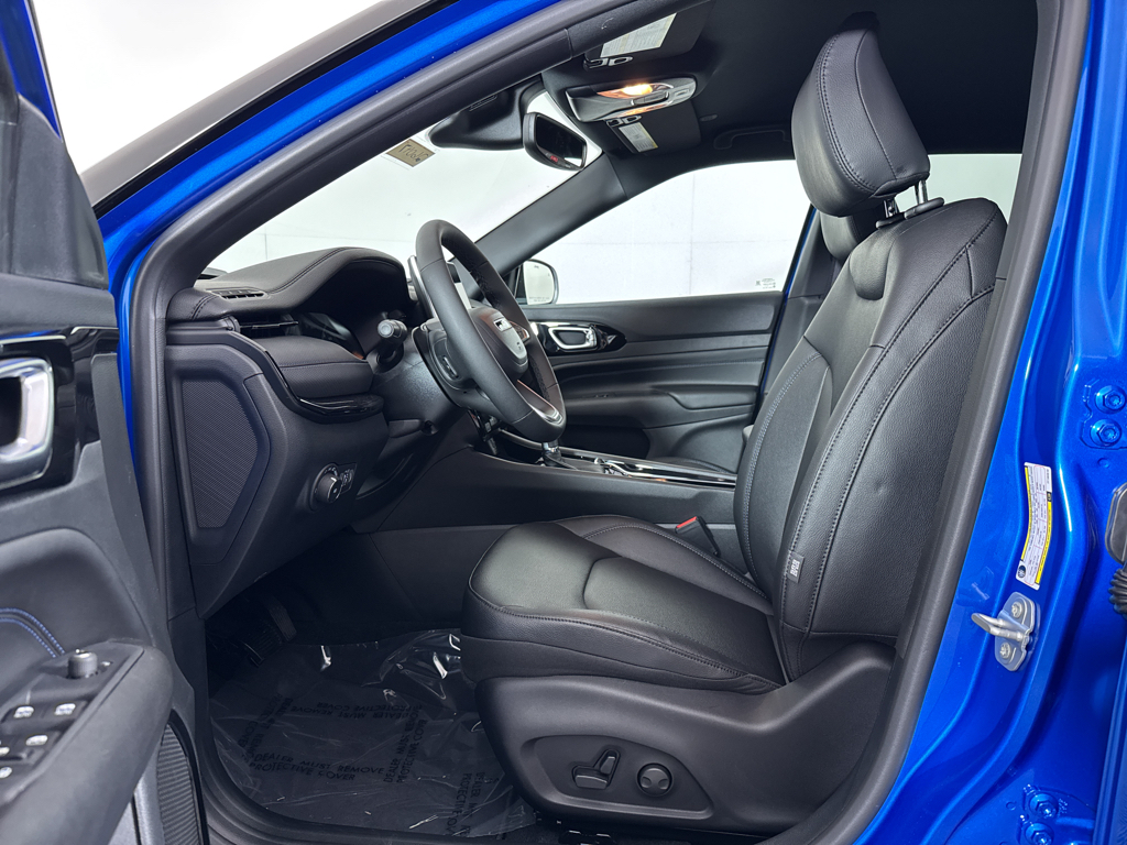 2026 Jeep Compass Limited photo 3