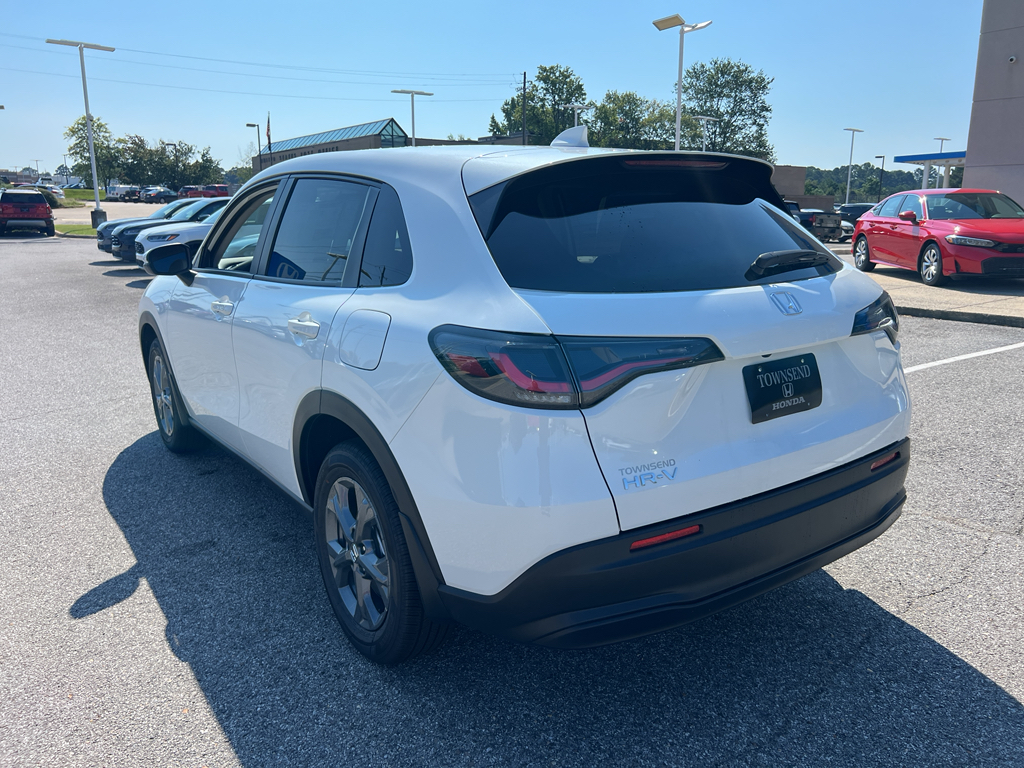 2026 Honda HR-V LX photo 2