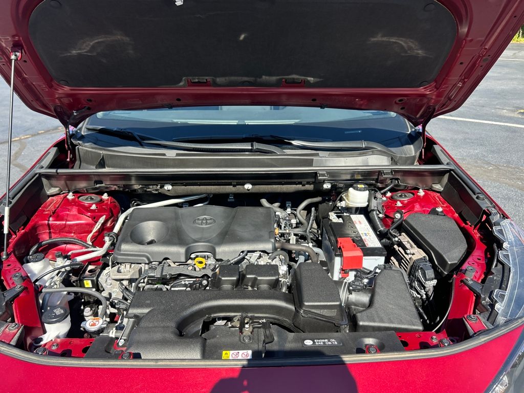 2022 Toyota RAV4 LE photo 21