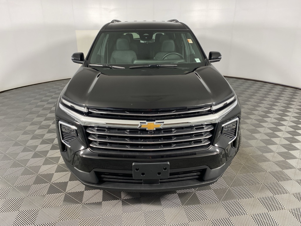 2024 Chevrolet Traverse 2LT photo 2
