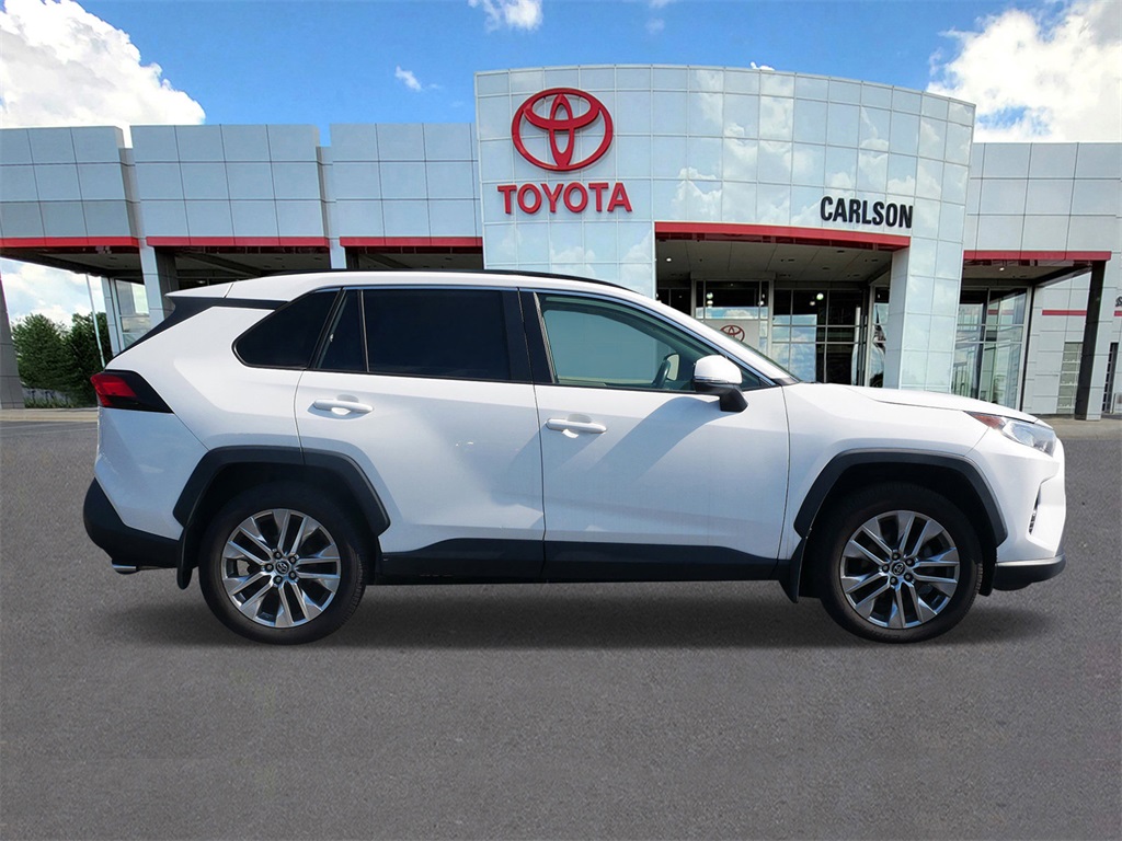 2019 Toyota RAV4 XLE Premium photo 2