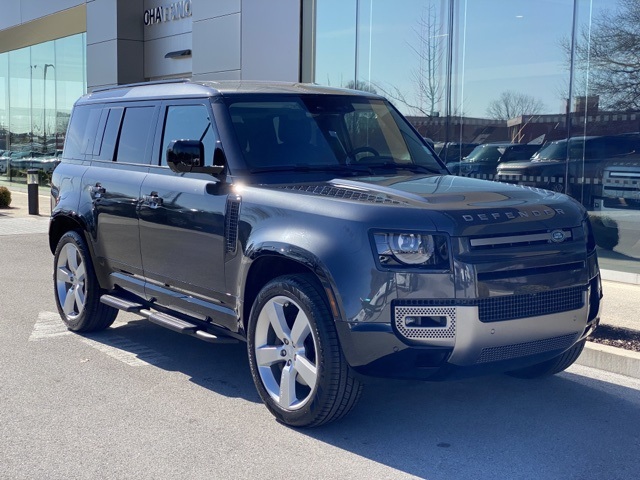 2025 Land Rover Defender 110 X-Dynamic SE photo 2