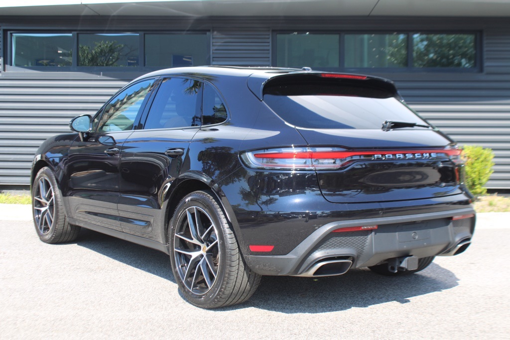 2025 Porsche Macan T photo 3
