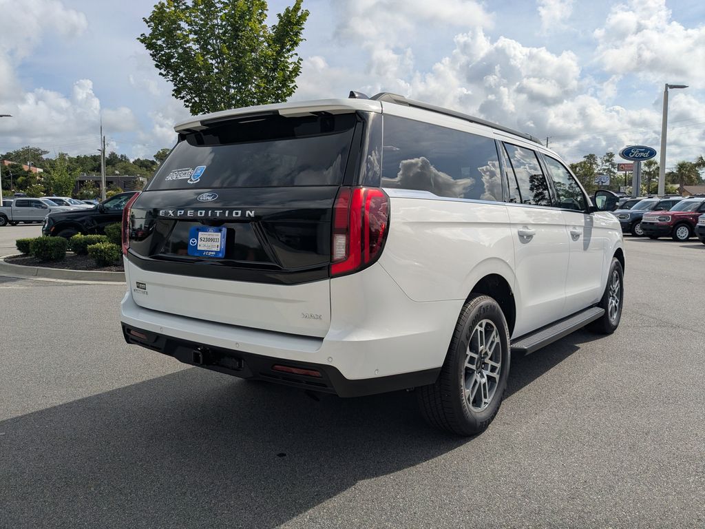 2025 Ford Expedition MAX photo 4