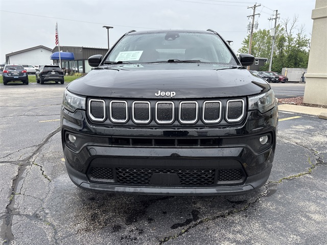 2022 Jeep Compass Latitude Lux photo 2