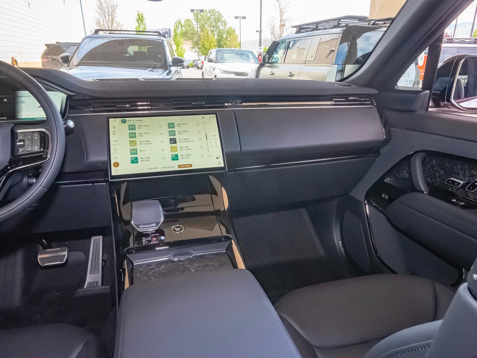 2025 Land Rover Range Rover Sport SE photo 32