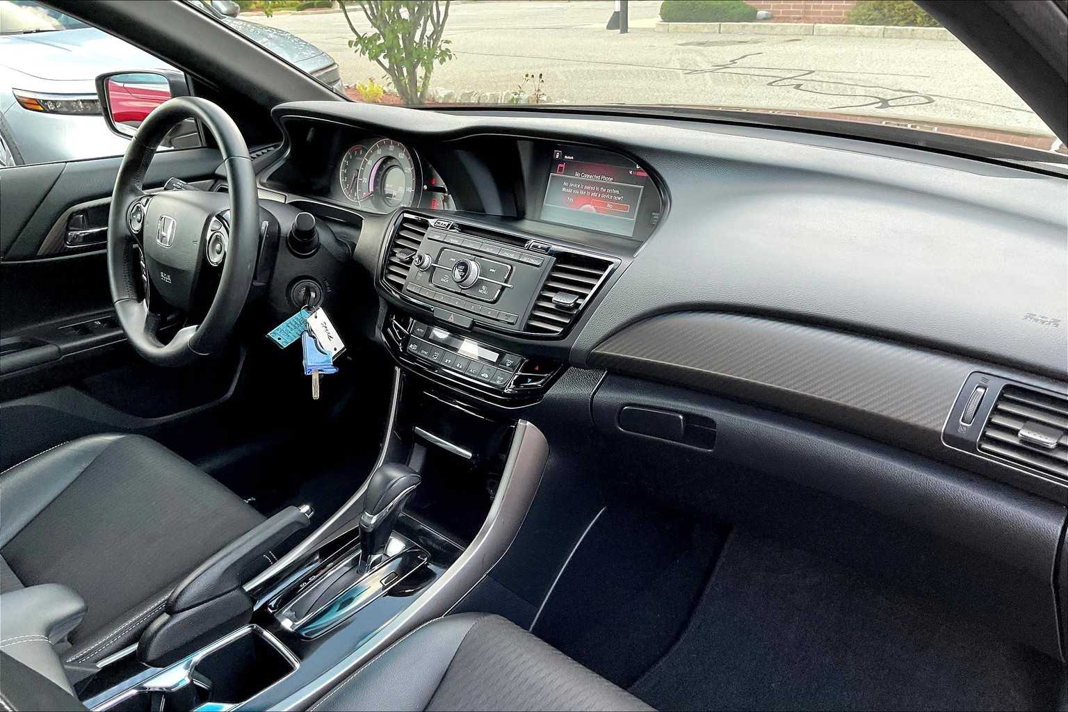 2017 Honda Accord Sport photo 14