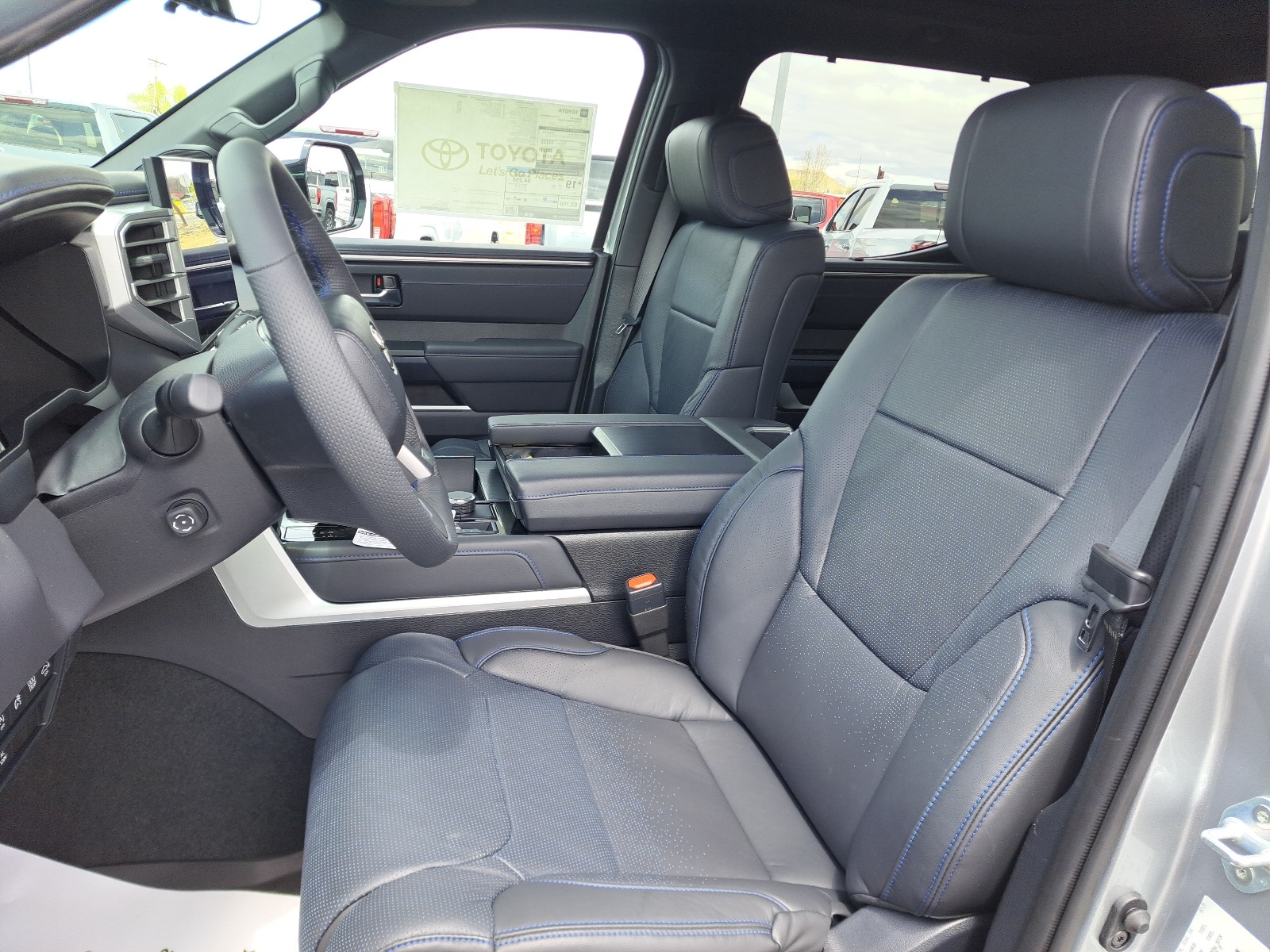 2025 Toyota Tundra Platinum CrewMax photo 19