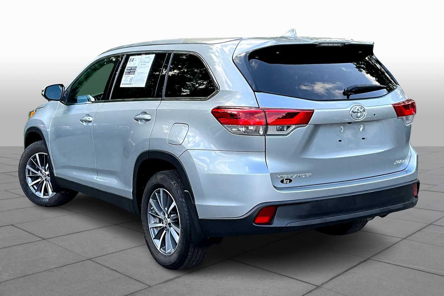 2019 Toyota Highlander XLE photo 11