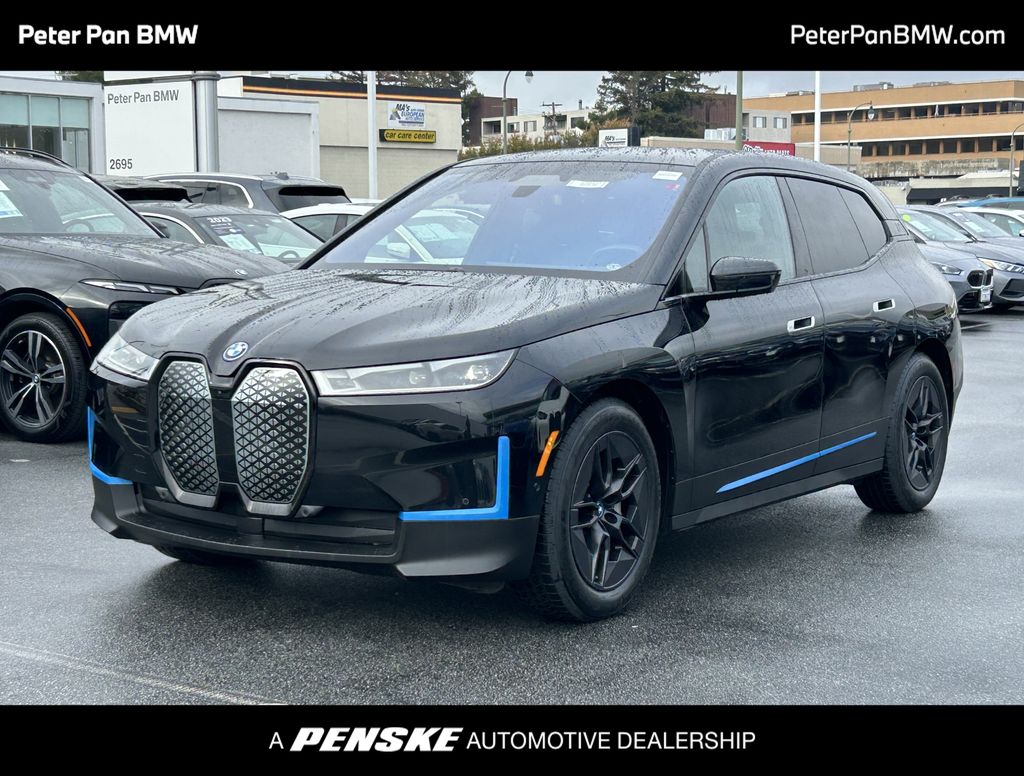 2023 BMW iX Base's photo