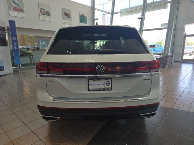 2025 Volkswagen Atlas SEL photo 6