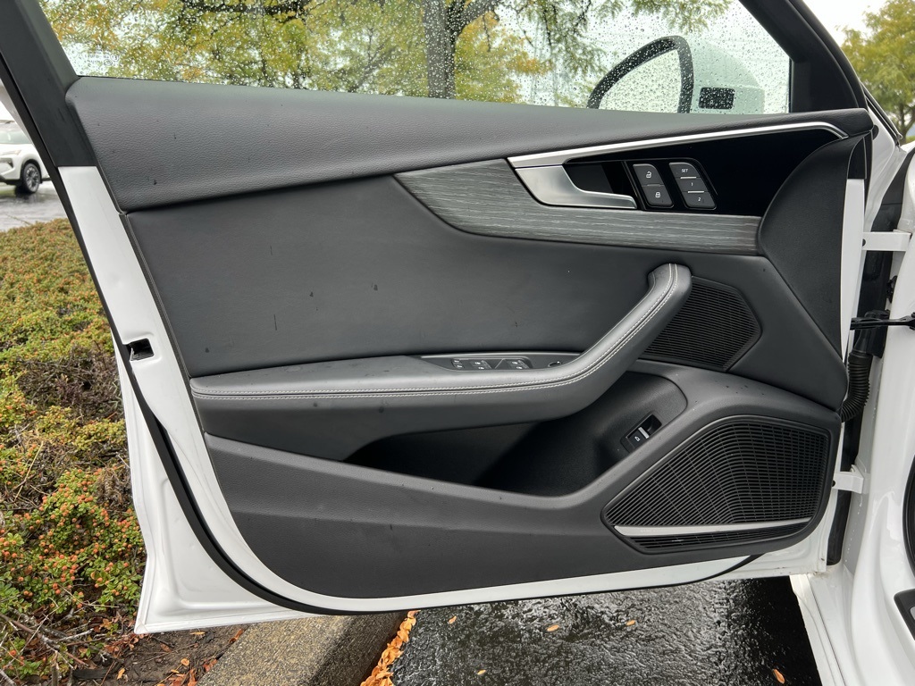 2023 Audi A4 45 S line Premium Plus Quattro photo 9