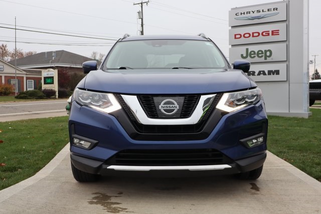 2017 Nissan Rogue SL photo 3