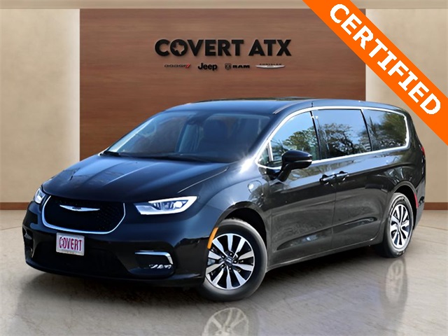 2024 Chrysler Pacifica PHEV Select's photo