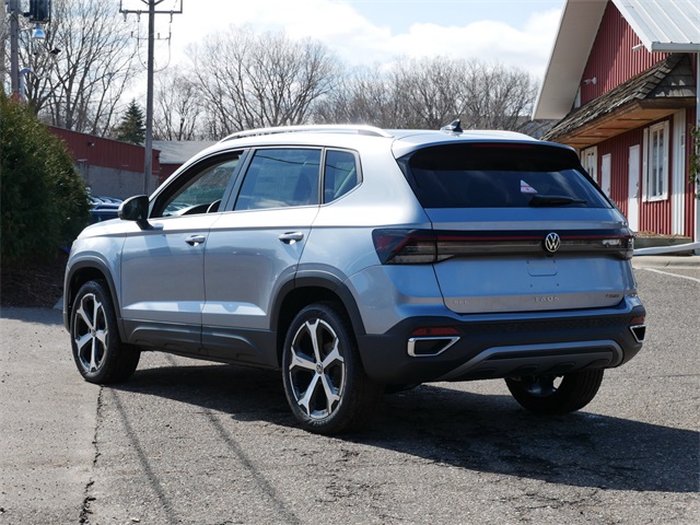 2025 Volkswagen Taos SEL photo 2