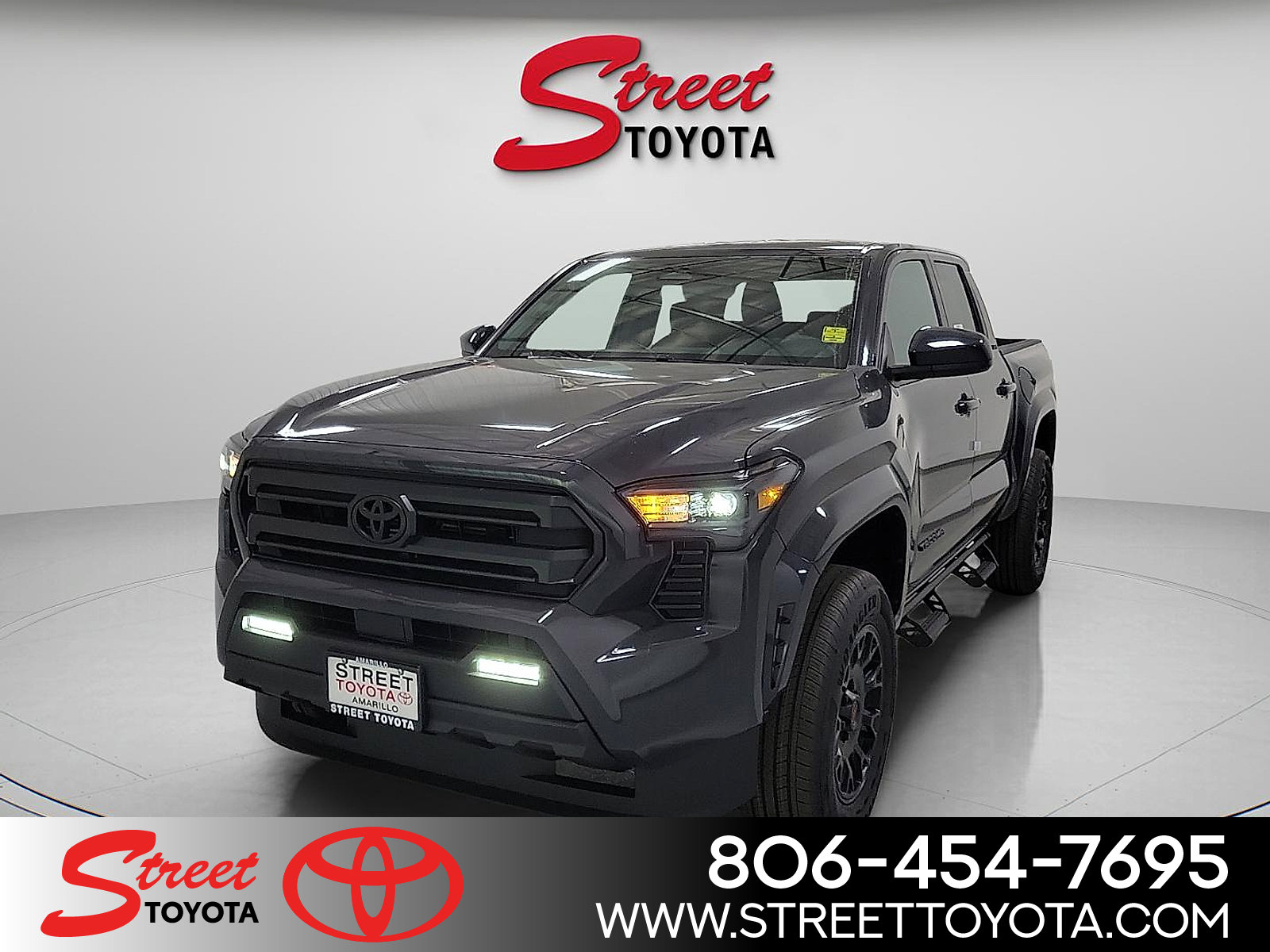 2025 Toyota Tacoma SR5's photo