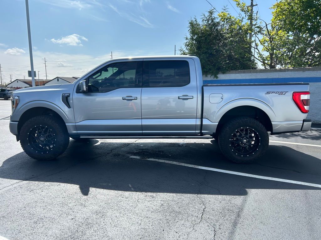 2023 Ford F-150 Lariat photo 2