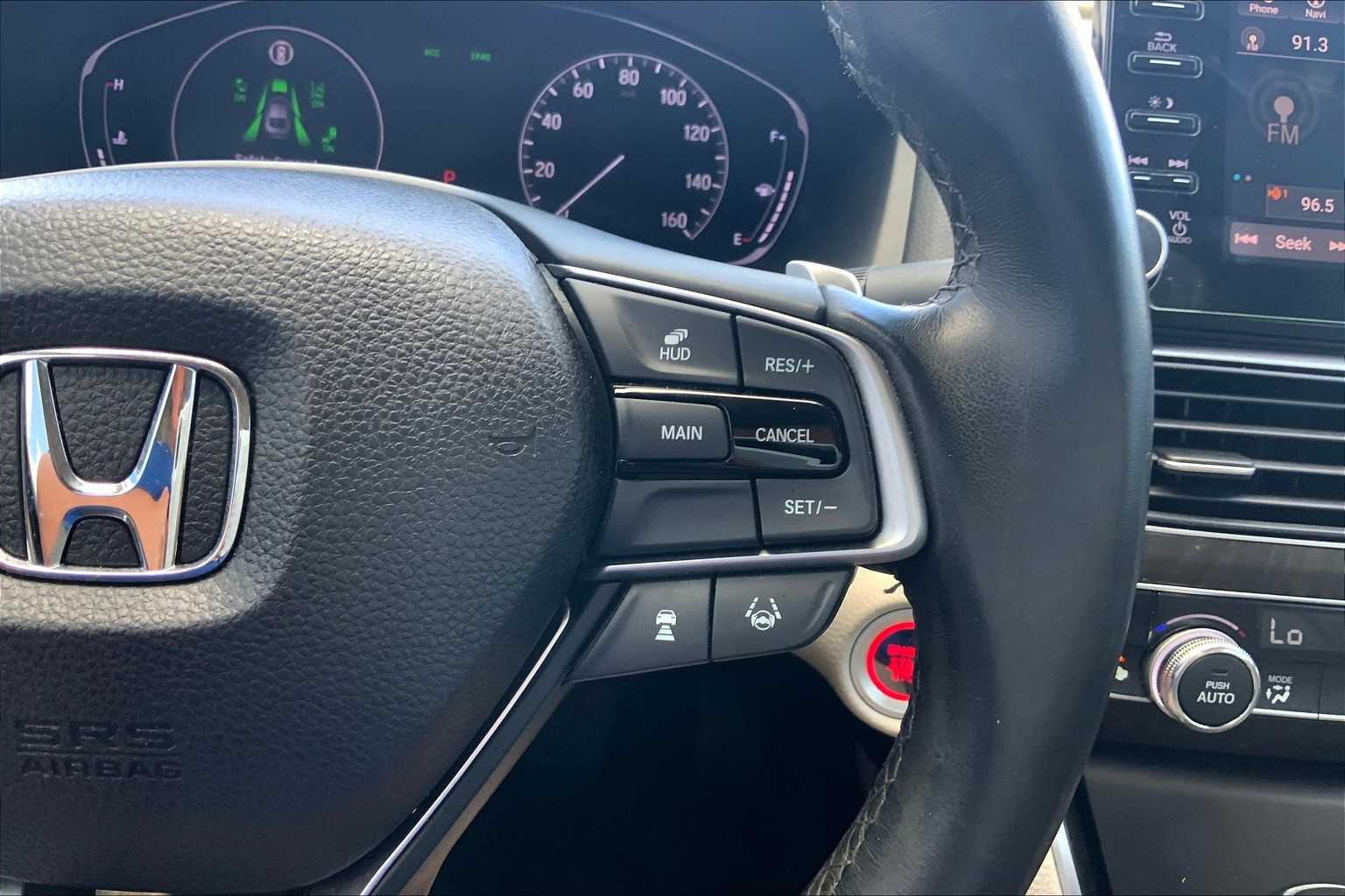 2018 Honda Accord Touring 1.5T photo 22