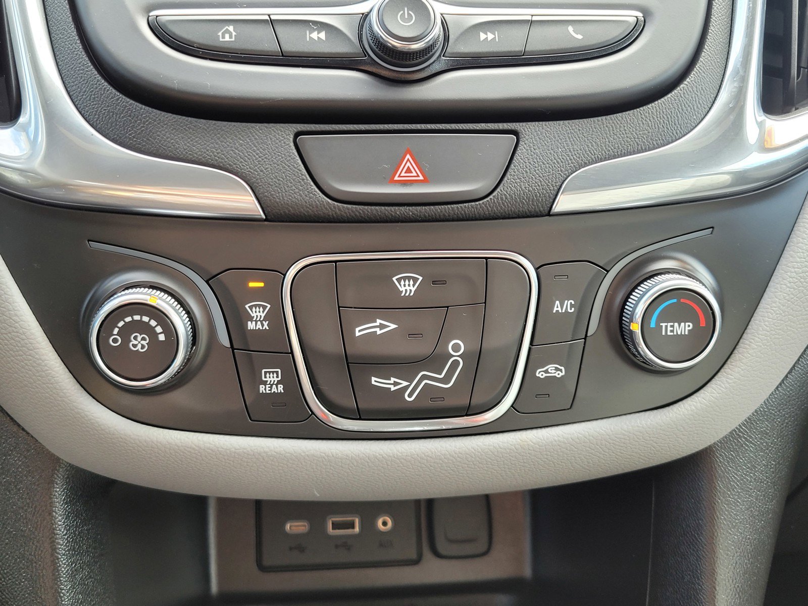 2021 Chevrolet Equinox LS photo 19