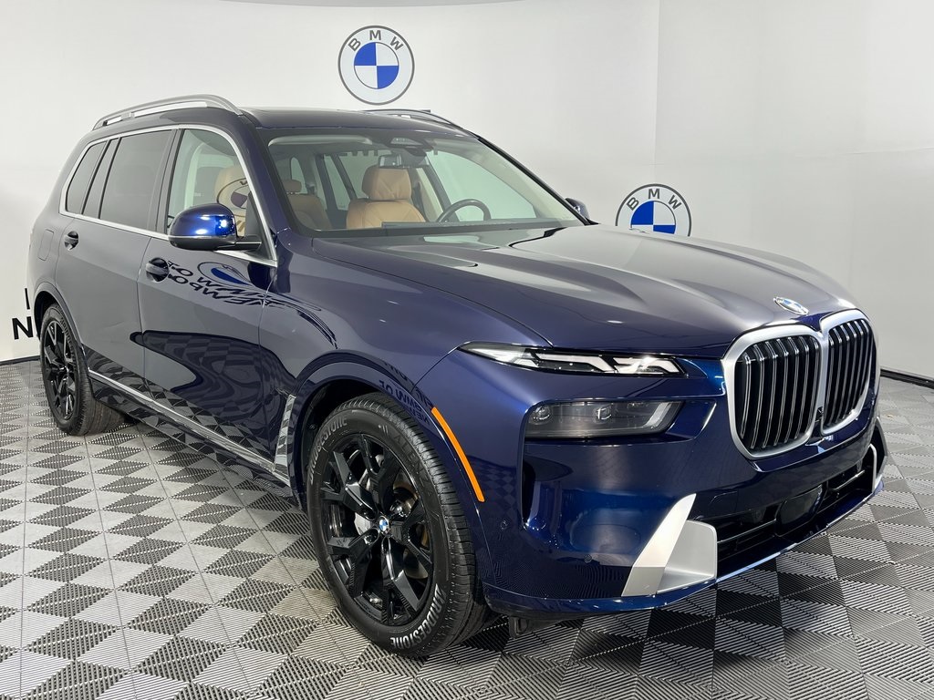 2023 BMW X7 40i's photo