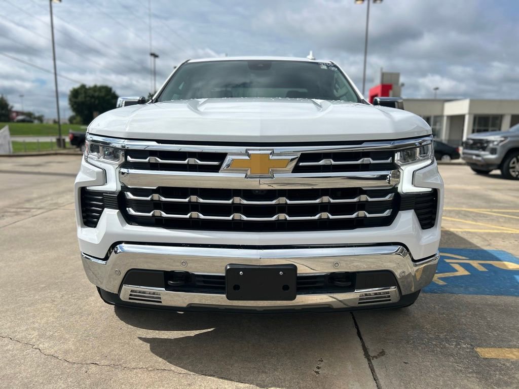 2022 Chevrolet Silverado 1500 LTZ photo 2