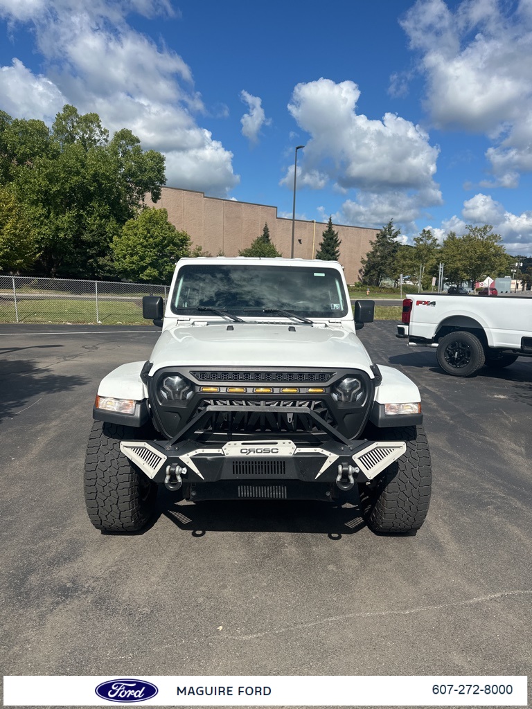 2019 Jeep Wrangler Unlimited Sahara photo 2