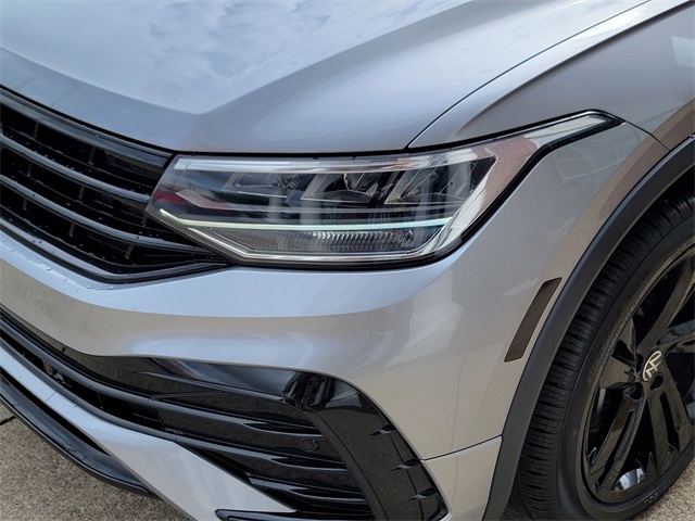 2023 Volkswagen Tiguan SE R-Line Black photo 10