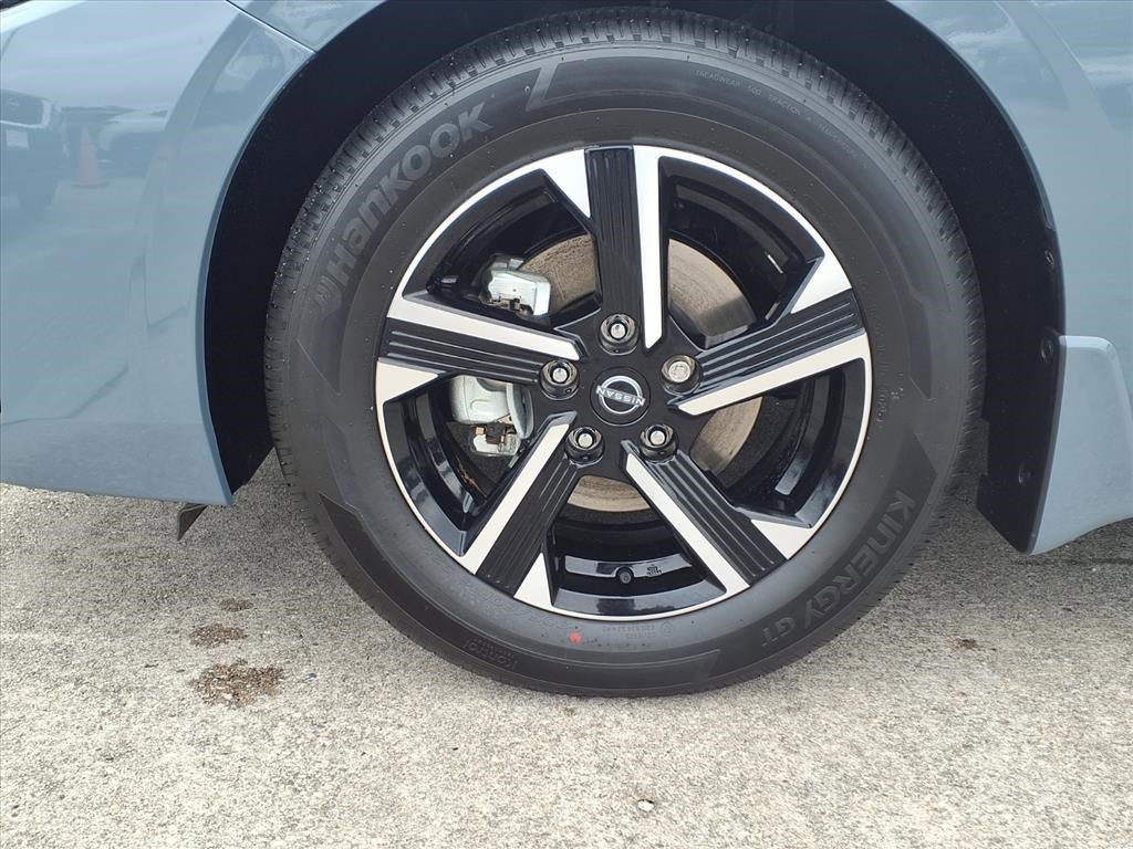 2025 Nissan Sentra SV photo 4