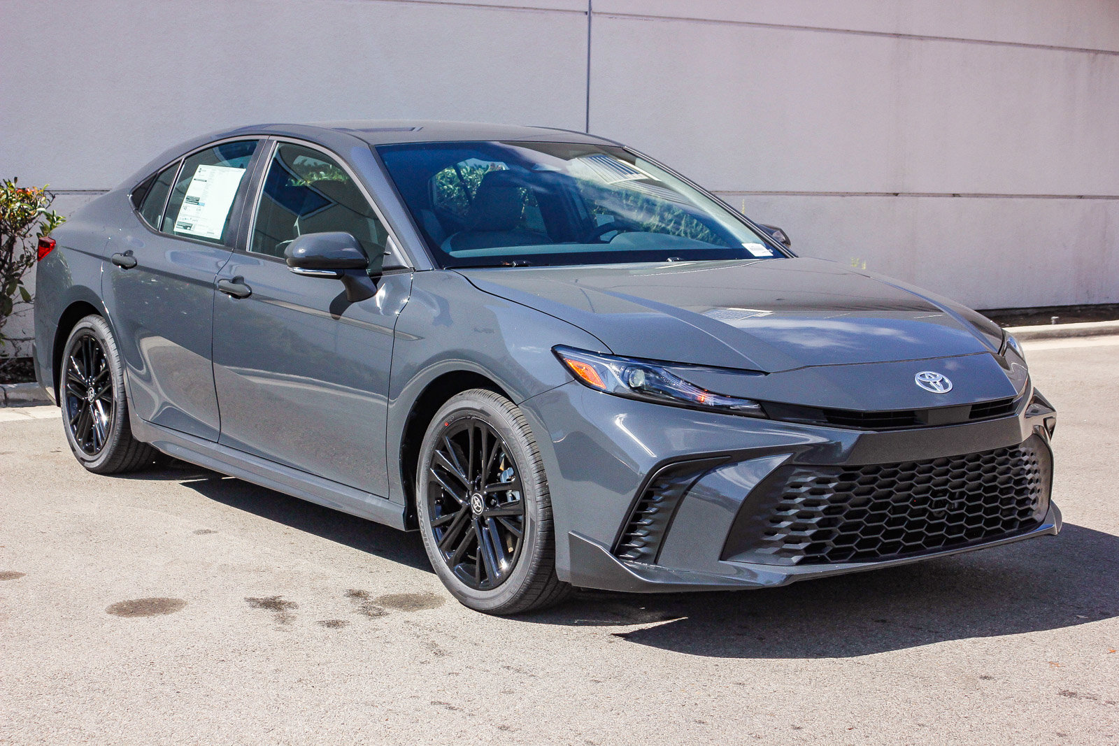 2026 Toyota Camry SE photo 3