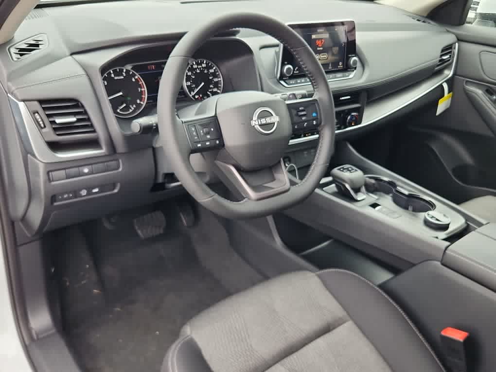 2026 Nissan Rogue SV photo 7