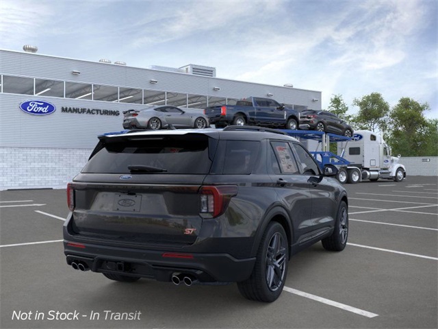 2025 Ford Explorer ST photo 4