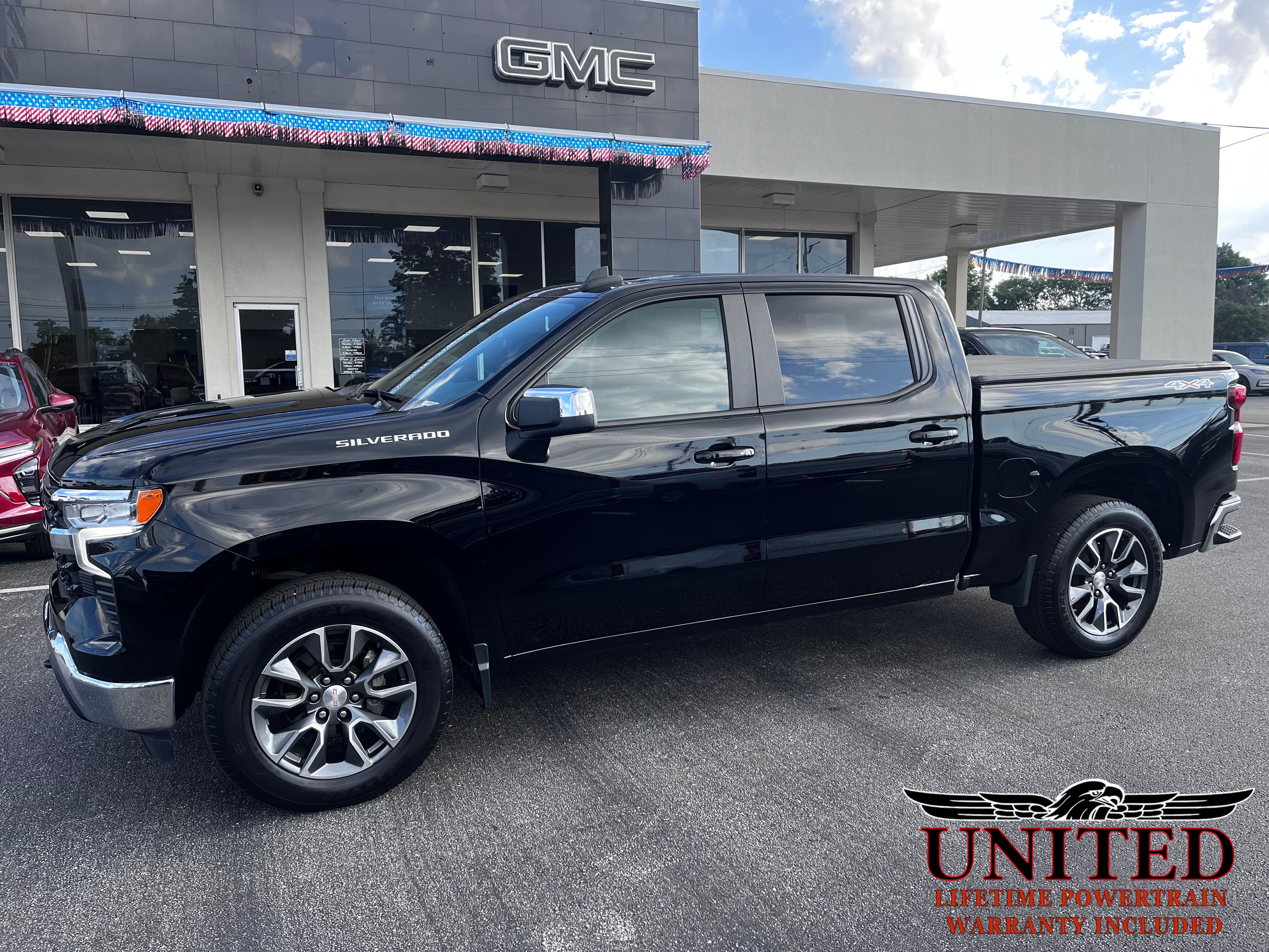 2022 Chevrolet Silverado 1500 LT's photo