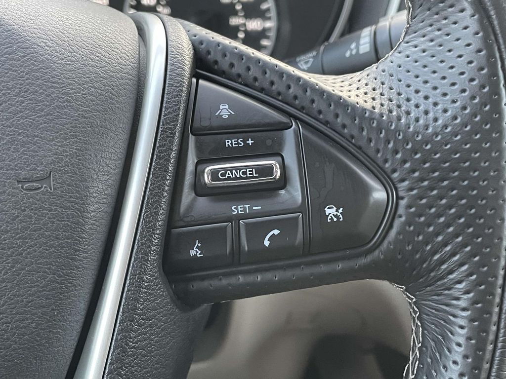2020 Nissan Maxima SV photo 10
