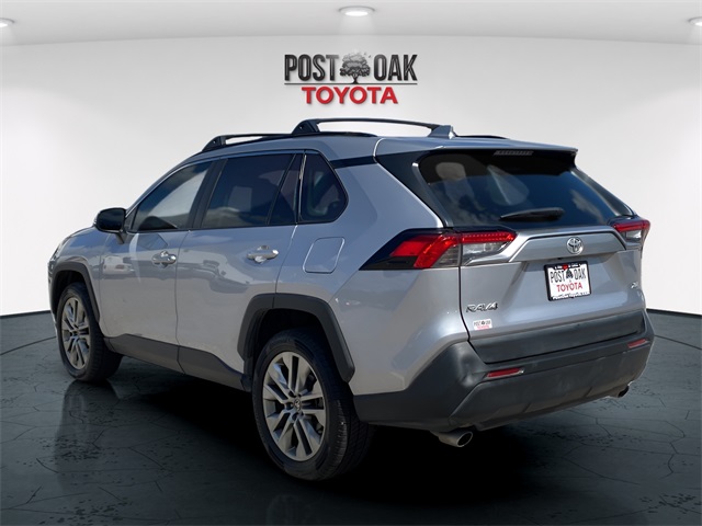 2022 Toyota RAV4 XLE Premium photo 6