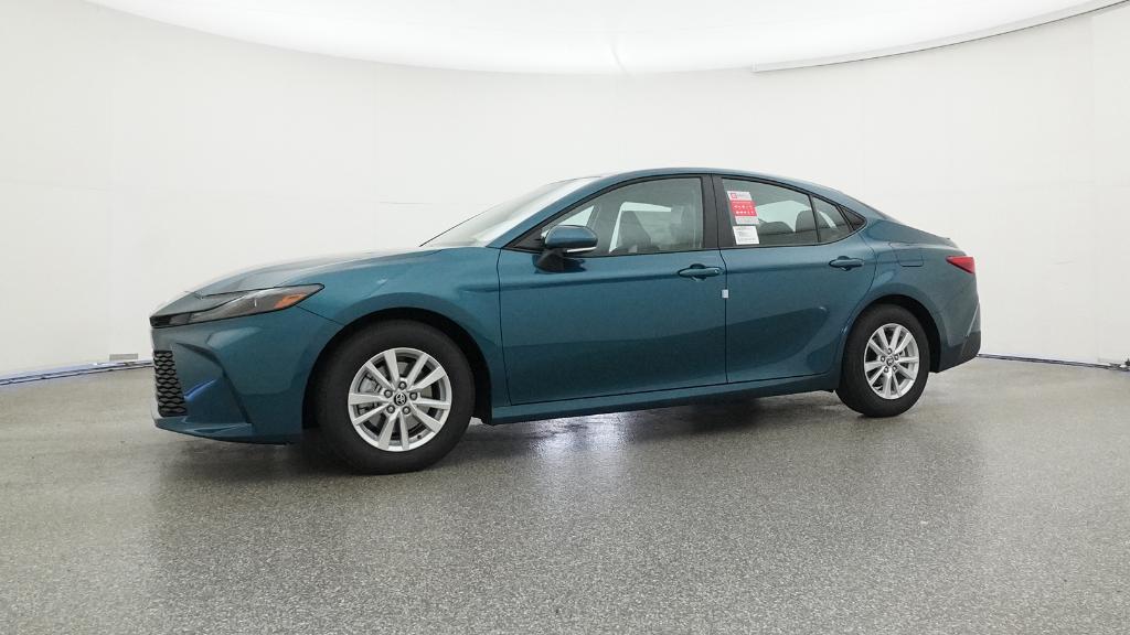 2026 Toyota Camry LE photo 8