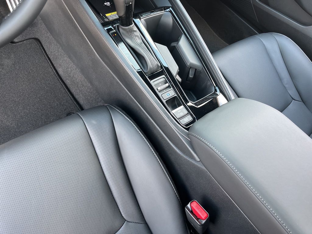 2025 Honda Accord Hybrid Sport-L photo 11