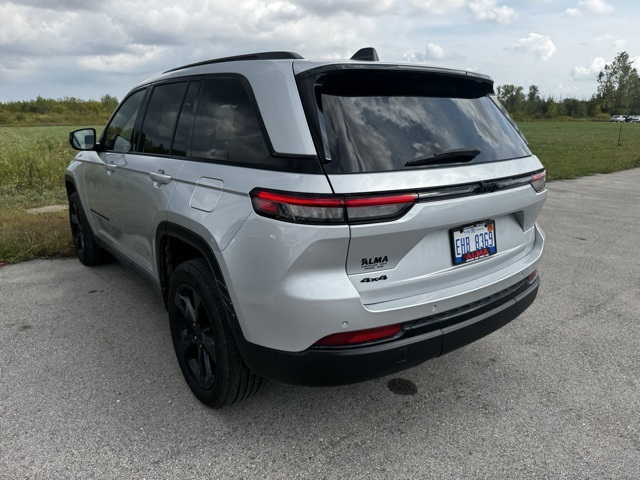 2022 Jeep Grand Cherokee Altitude photo 8