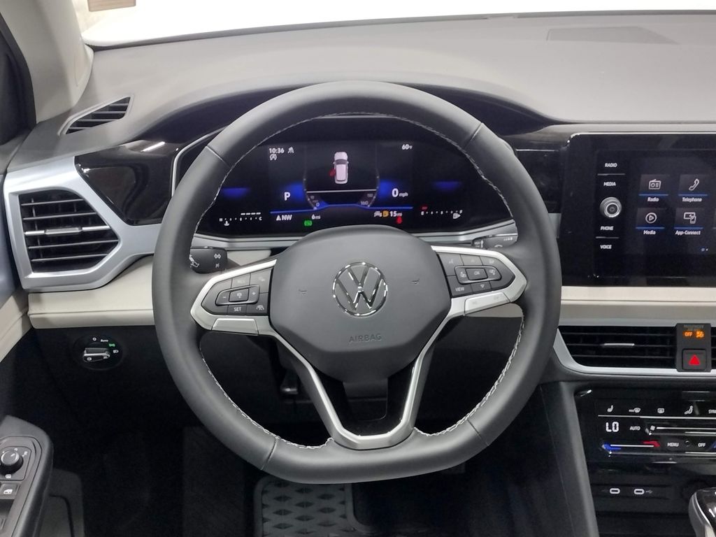 2025 Volkswagen Taos SE photo 29